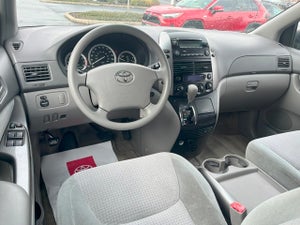 2007 Toyota Sienna CE 8 Passenger